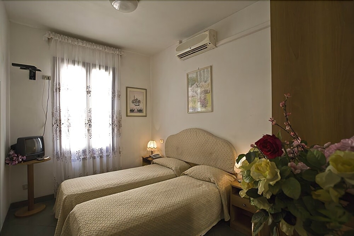 Imagen de la habitación del Hotel Marte, Venecia. Foto 12