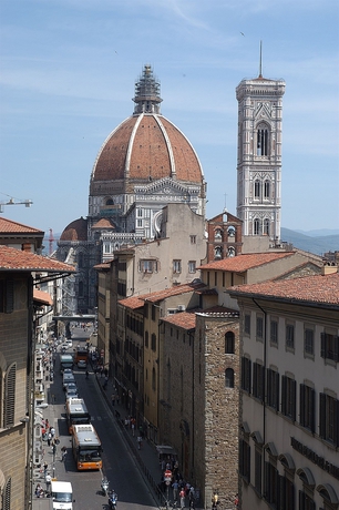 Imagen de los exteriores del Hotel Martelli. Foto 11