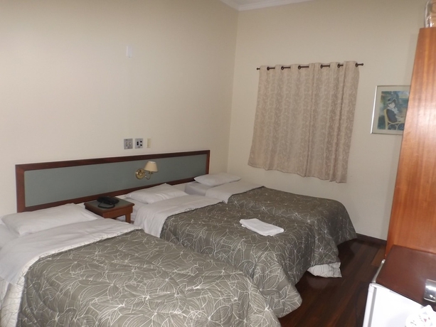 Imagen de la habitación del Hotel Martha Office. Foto 8