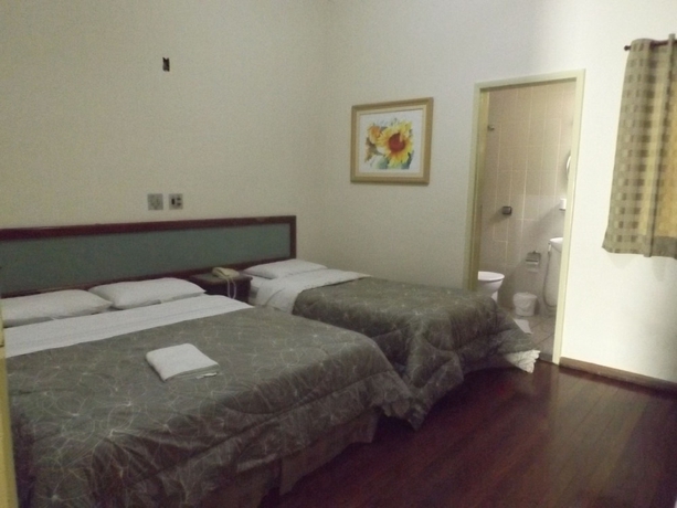 Imagen de la habitación del Hotel Martha Office. Foto 10