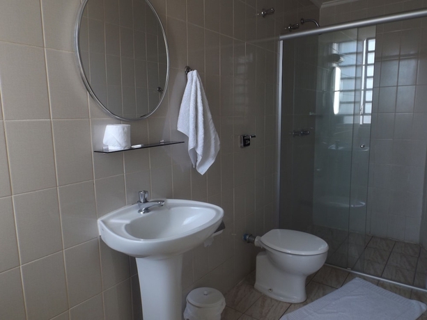 Imagen de la habitación del Hotel Martha Office. Foto 14