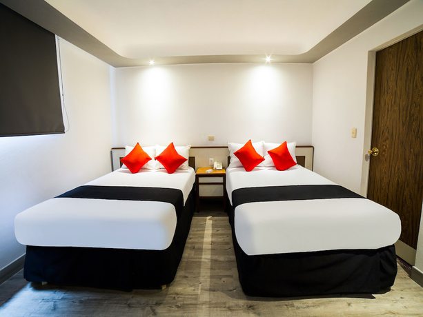 Imagen de la habitación del Hotel Marti. Foto 7
