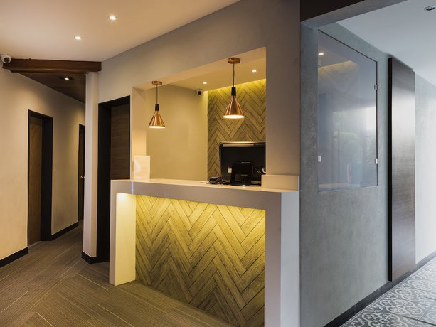 Imagen de los interiores del Hotel Marti. Foto 19