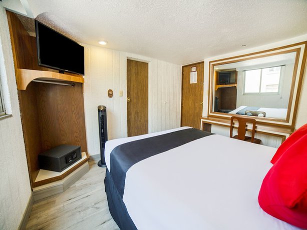 Imagen de la habitación del Hotel Marti. Foto 11