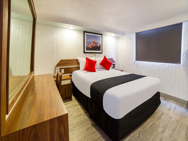 Imagen de la habitación del Hotel Marti. Foto 12