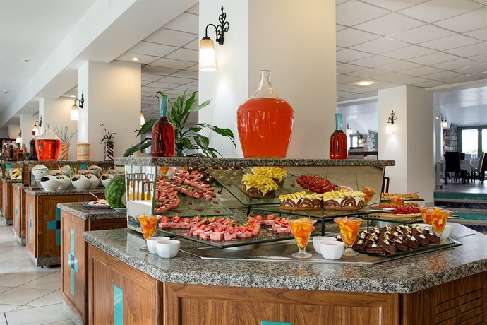 Imagen del bar/restaurante del Hotel Marti La Perla - All Inclusive - Adult Only. Foto 4