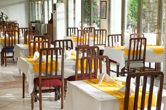 Imagen del bar/restaurante del Hotel Marti La Perla - All Inclusive - Adult Only. Foto 5