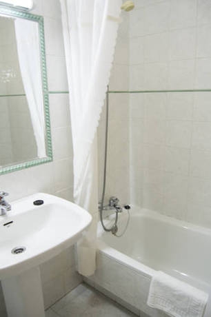 Imagen de la habitación del Hotel Mart&iacute;n Esperanza. Foto 8