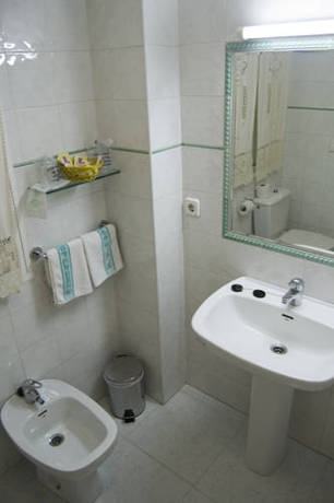 Imagen de la habitación del Hotel Mart&iacute;n Esperanza. Foto 9