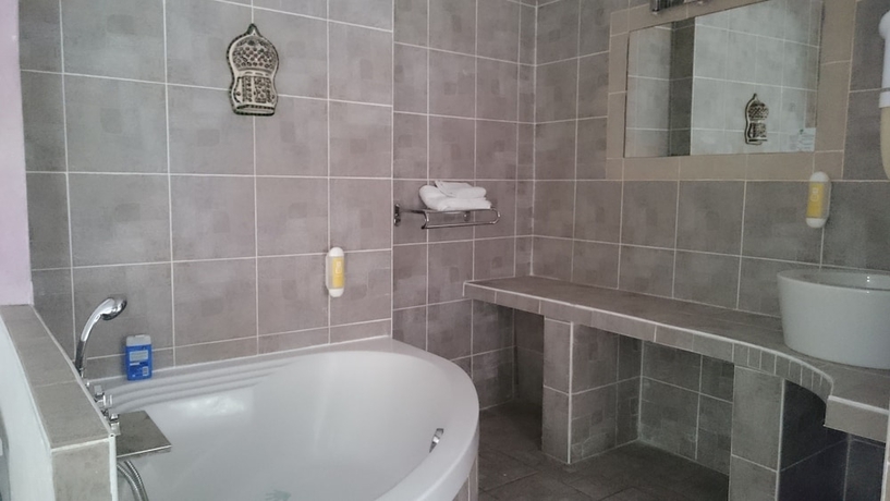 Imagen de la habitación del Hotel Martigues Le 5. Foto 8