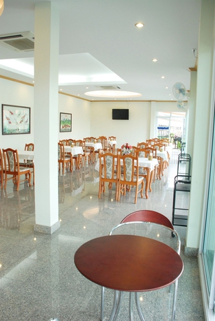 Imagen del bar/restaurante del Hotel Martina. Foto 3