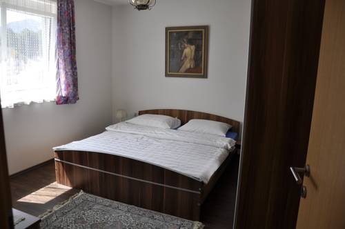 Imagen de la habitación del Hotel Martina. Foto 13