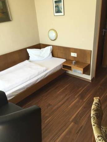 Imagen de la habitación del Hotel Martina. Foto 14