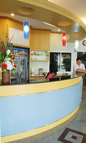 Imagen del bar/restaurante del Hotel Martina, Surin Ciudad. Foto 2