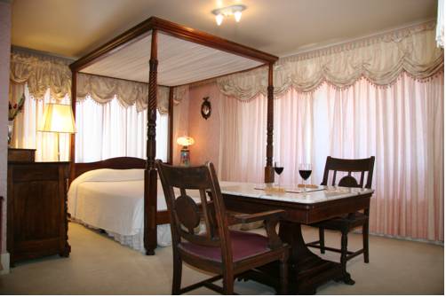 Imagen de la habitación del Hotel Martine Inn. Foto 8