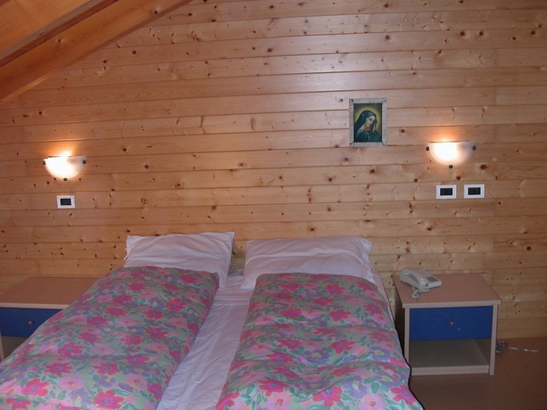 Imagen de la habitación del Hotel Martinella. Foto 9