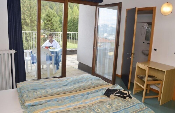 Imagen de la habitación del Hotel Martinella. Foto 10