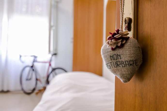 Imagen de la habitación del Hotel Martinelli. Foto 10
