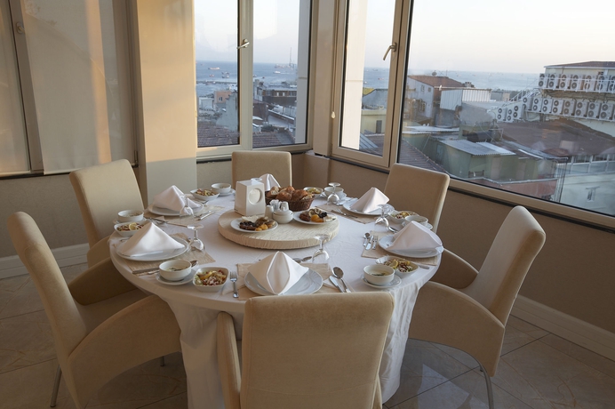 Imagen del bar/restaurante del Hotel Martinenz. Foto 3