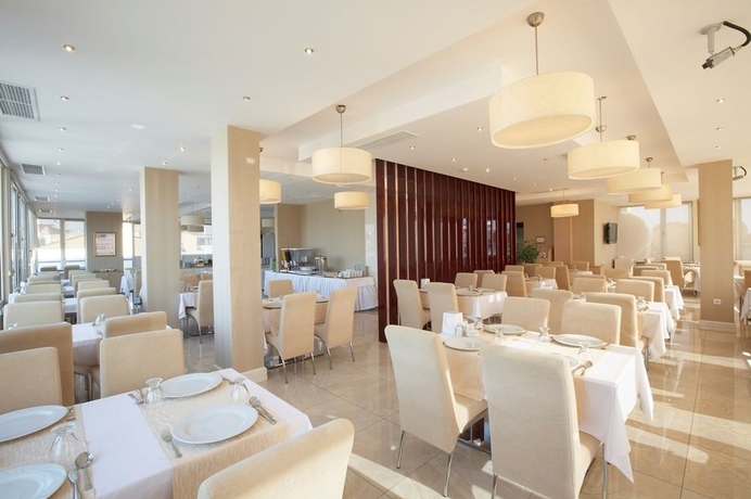 Imagen del bar/restaurante del Hotel Martinenz. Foto 4