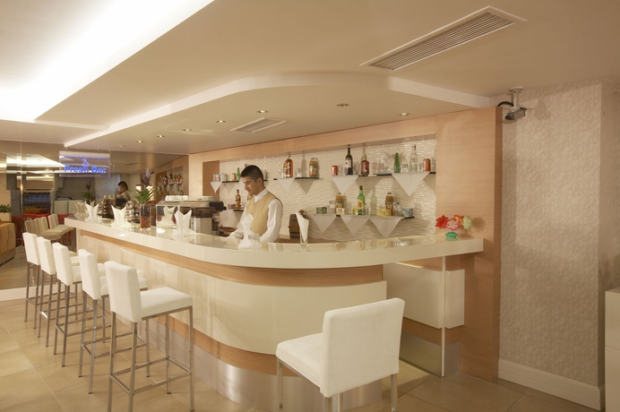 Imagen del bar/restaurante del Hotel Martinenz. Foto 7