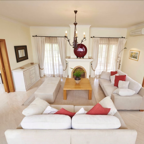 Imagen de la habitación del Hotel Martinhal Quinta Family Resort. Foto 13