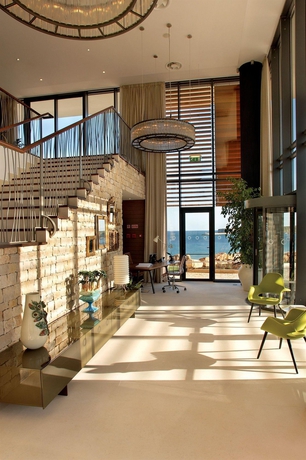 Imagen de los interiores del Hotel Martinhal Sagres Beach Family Resort. Foto 13