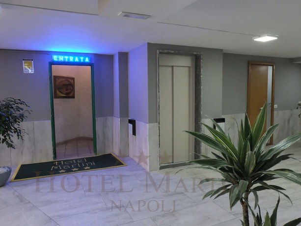 Imagen de los interiores del Hotel Martini, Casavatore. Foto 20