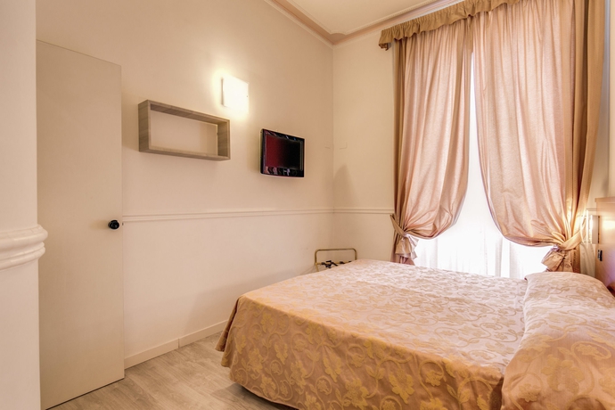 Imagen de la habitación del Hotel Martini, Plaza de la Rep&uacute;blica. Foto 5