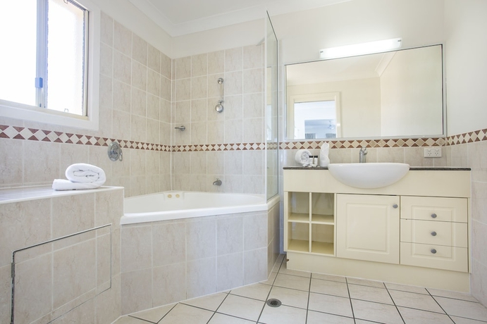 Imagen de la habitación del Hotel Martinique Whitsunday. Foto 10