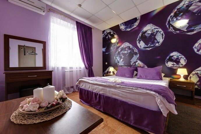 Imagen de la habitación del Hotel Marton Amigo. Foto 21