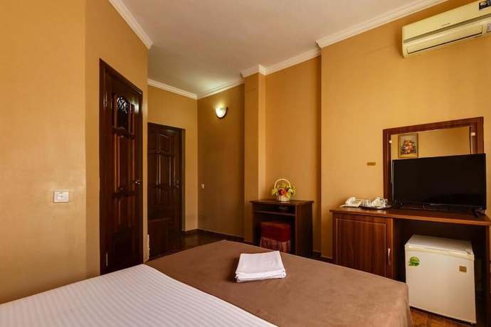 Imagen de la habitación del Hotel Marton Lion. Foto 13