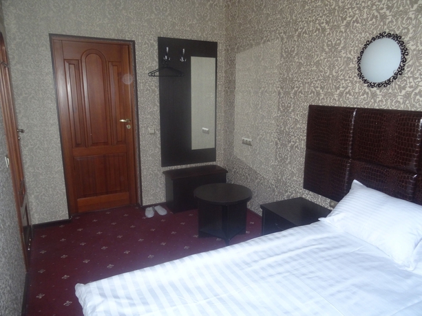 Imagen de la habitación del Hotel Marton Olimpic. Foto 8