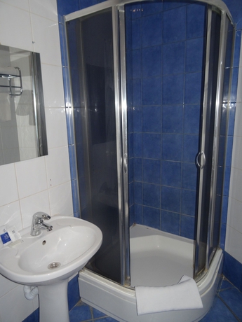Imagen de la habitación del Hotel Marton Olimpic. Foto 12