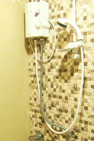 Imagen de la habitación del Hotel Marton Suites. Foto 19