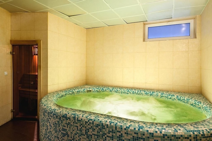 Imagen de la piscina del Hotel Marton Villa Dias. Foto 19