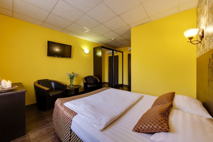 Imagen de la habitación del Hotel Marton Villa Rossa. Foto 3