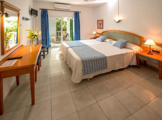 Imagen de la habitación del Hotel Martorell. Foto 10