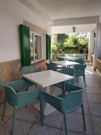 Imagen de los exteriores del Hotel Martorell. Foto 11