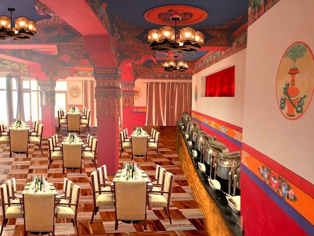 Imagen del bar/restaurante del Hotel Martsemik. Foto 9