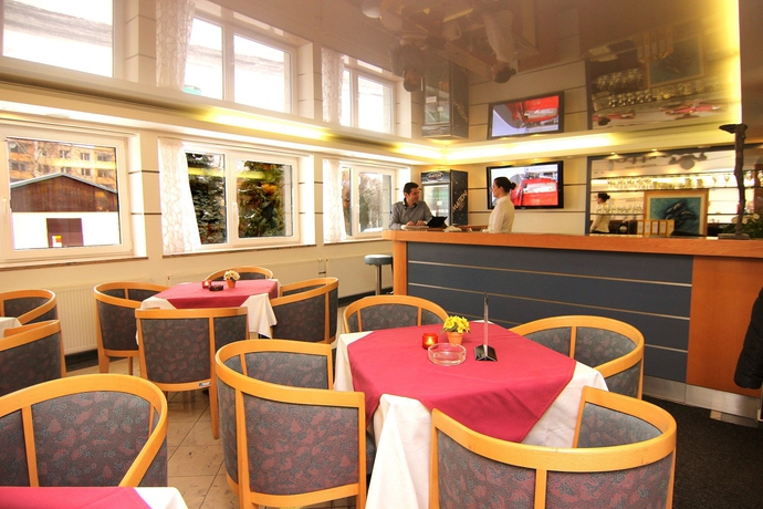 Imagen del bar/restaurante del Hotel Marttel. Foto 4