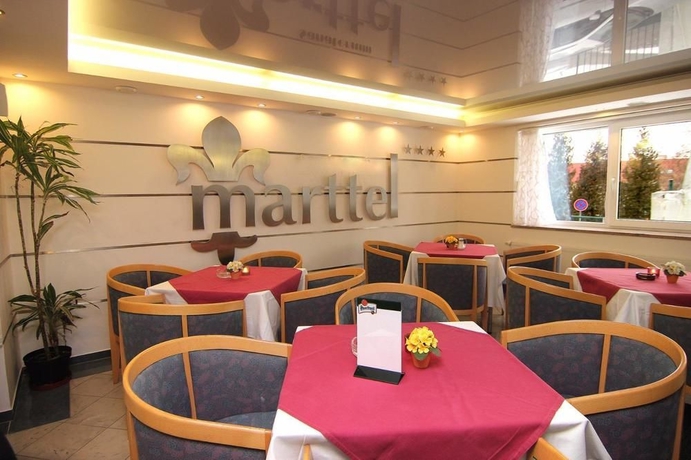 Imagen del bar/restaurante del Hotel Marttel. Foto 5