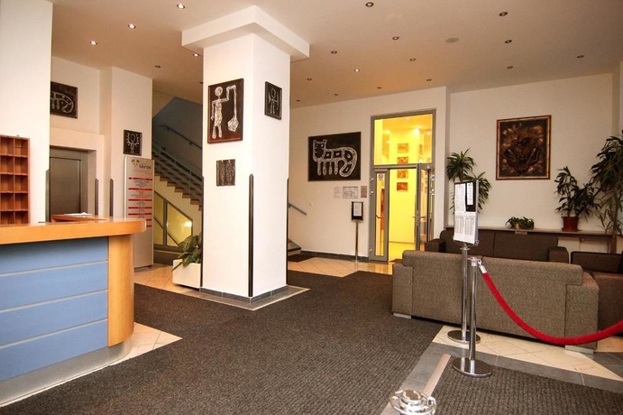 Imagen de los interiores del Hotel Marttel. Foto 15