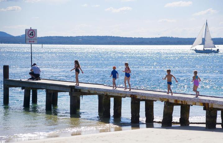 Imagen general del Hotel Marty's At Little Beach Apartments. Foto 7