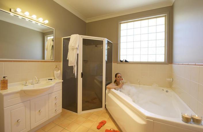 Imagen general del Hotel Marty's At Little Beach Apartments. Foto 18