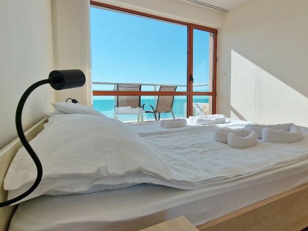 Imagen de la habitación del Hotel Marty\'s Beachfront Apartments. Foto 17