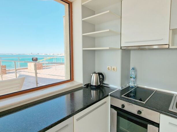 Imagen general del Hotel Marty\'s Beachfront Apartments. Foto 13