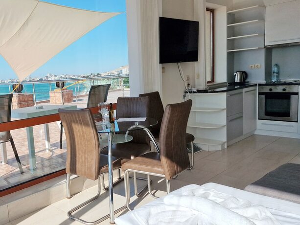 Imagen general del Hotel Marty\'s Beachfront Apartments. Foto 14
