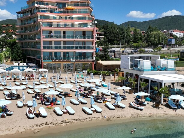 Imagen general del Hotel Marty\'s Beachfront Apartments. Foto 15