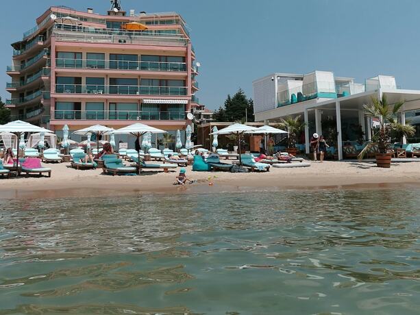 Imagen general del Hotel Marty\'s Beachfront Smart Homes. Foto 6